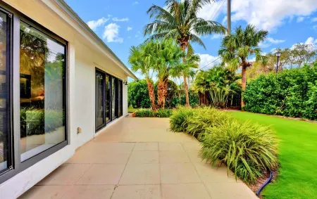 Rainwood Retreat - Palm Beach Gardens Retreat for Families & Groups: Sleeps 8