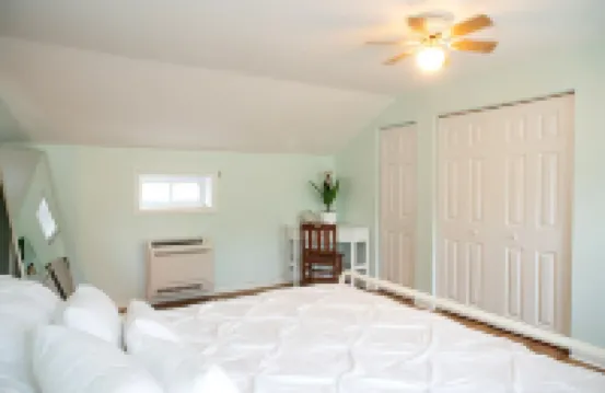 Dog friendly hideaway in Bucks County near River