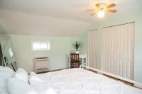 Dog friendly hideaway in Bucks County near River