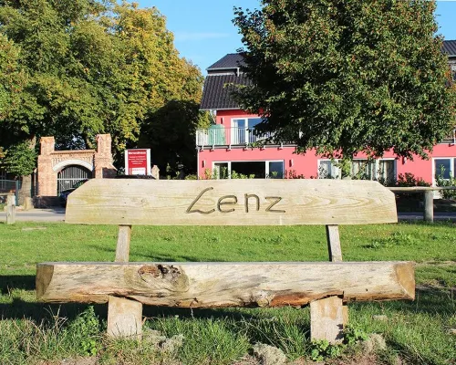 Beach House, 200 Sqm. Wf., Directly at the Plauer See, Müritz, 30m to the Beach Hotele w: Funfseen