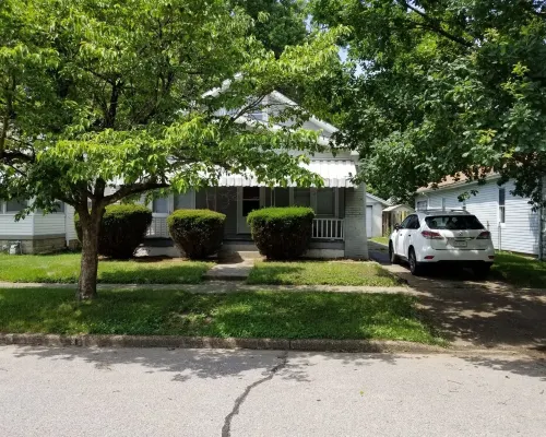 Relax Inn this Knotty & Nice entire Home Hotels in Evansville