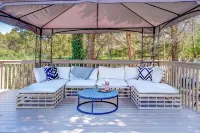 Sunny Hamptons Getaway With Pool 렘젠버그-스페옹크 호텔