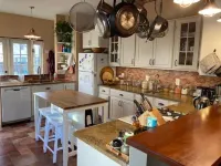 Beautiful, family-friendly home with yard and patio near Tufts, 10 min to Boston