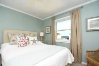 Bring the entire family at Watching the Waves! Linens Included