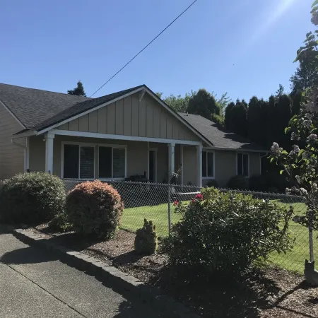 Beautiful 3 bed 2 bath house 2mi from ferry to downtown Seattle