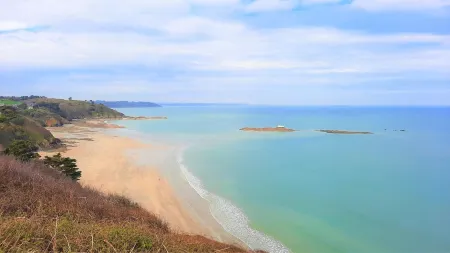 Waterfront with sea view!