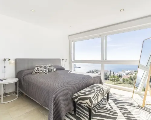 Modern villa with heated swimming pool and breathtaking view Hotels in Salobrena
