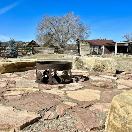 Hole in the Rock Inn - Newly remodeled for post adventure relaxation! Отели в г. Эскалант