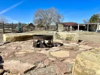 Hole in the Rock Inn - Newly remodeled for post adventure relaxation!