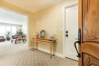 Luxurious Pacific Heights Retreat with Rooftop Deck