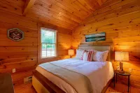 Cozy 2-Bedroom Cabin - 10 Minutes to Camden!