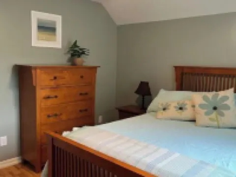 Cozy, Clean, and Comfortable 3 Bedroom/ 2.5 Bath Home in Sneads Ferry, Hotels in Stump Sound