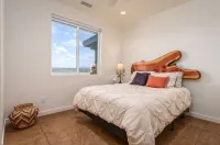 New mountain top retreat w/ 270° stunning views Hotels in Cornville