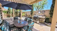 Cozy desert getaway, single-story home