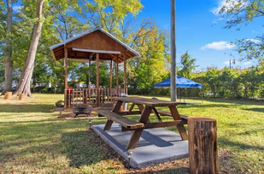 The Gray Villa-  2.8 Miles to Bryant-Denny Stadium