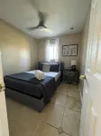 La Casita Guest House, private fenced yard & with air conditioning, pet friendly