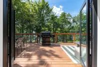 Modern A-Frame near many wineries and activities: fire pit, King beds, & more! Hotels in Hector