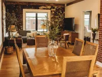 The Eleanor. 2 King bed/ 2 full bath Hotels in Grayson County