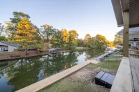 Lakefront with game room & kayaks! Sleeps 12!