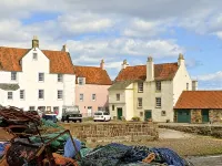 APARTMENT WITH STUNNING SEA VIEWS IN PITTENWEEM NEAR ST ANDREWS Hotels in Anstruther