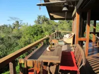 Mountain to Ocean Views Pole House @ Maui Adventure Villa