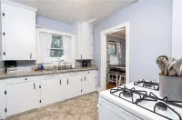 City Slicker | 2BR 1 BA Home I Fire Pit