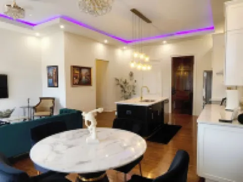 The Luxe High Roller! 2 bed apt in Metropolis near Harrah's Casino! Pet friendly メトロポリスのホテル