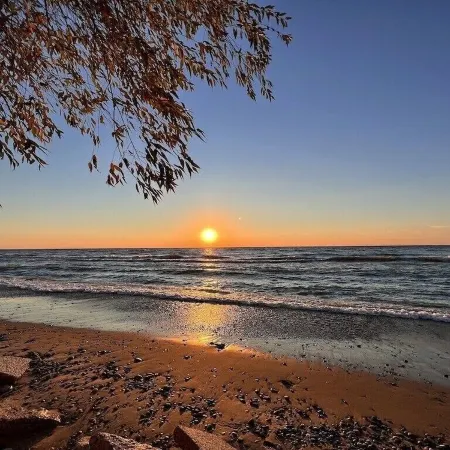 Great Location-2 minutes to Downtown/Blue Star Walking/Bike Trail @ Front Door