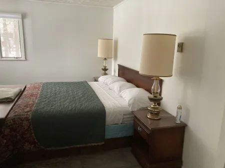 4 bedroom home within 60 miles of the Upper Peninsula's major attractions