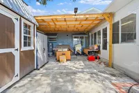 76th Av Pinellas Park Centralized & Spacious House