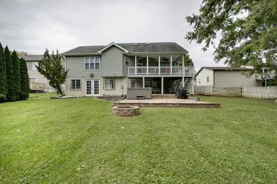 Spacious Quiet Retreat with Hot Tub and Walk to River Minutes to Harpers Ferry Hotels near Harpers Ferry National Historical Park