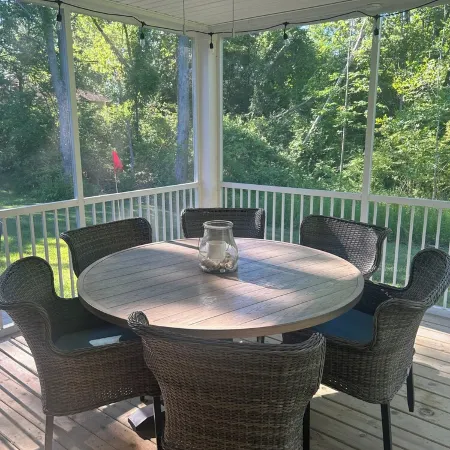 Beautiful House/Close 2 Lake/Beachfront Access/Great for Families/Outdoor Space
