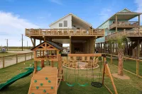 BeachfrontHeatedPool!2HotTub!Wedding!EventParking!Sleep32!Pets!Starlink!PuttPutt