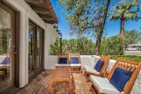 Baja Rosa- Stylish Biltmore Area Private Home with Included Casita/Heated Pool