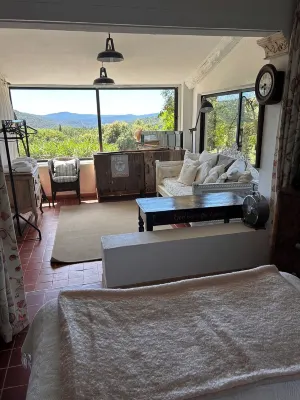 Le Charme Authentique et Bohème de la Pleine Nature Dans le Golfe de St Tropez