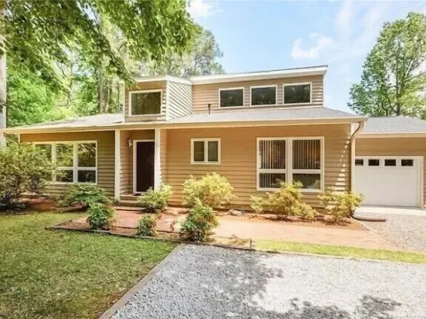 Home 3 bedrooms 3 baths located in Carolina Trace lake and golf gated community