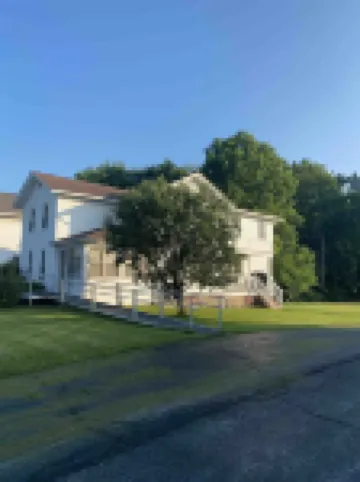 Finger Lakes Escape: Spacious 5-Bedroom Retreat in Canandaigua