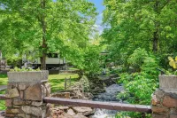 Luxurious Creekside Camper/RV in Gatlinburg, TN w/bunk room & fire pit.