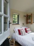 Unique, tranquil retreat in fabulous grounds with own garden & pond. Nr Goodwood