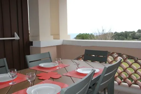 Duplex 40m2. sea view and golf. Loggia and solarium. 2/3 pieces. CAP ESTEREL VILLAG