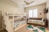 Private Large Modern Villa with Pool/Spa/Slide