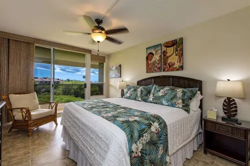 Hotel Zoned Top Floor Condo with Ocean & Mountain Views. Last Minute Discounts!