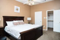 5 mins from the AT&T Stadium Hôtels à proximité de : Tails 'N Trails Dog Park