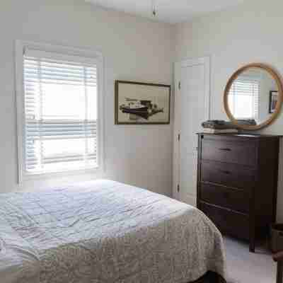 Blue Bay Dream w/ Seasonal Outdoor Jacuzzi, Cabana + Office Rooms