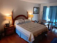 Comfy Corner, a Comfortable 2nd Floor Large One Room Condo in Fairfield Harbour.