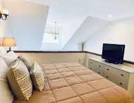 SKI-IN, SKI-OUT LOFT! IN the HEART of JIMINY PEAK VILLAGE! LIFT and MT. VIEWS!
