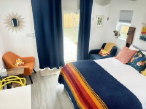 Casita Blanca - tiny house in the heart of Kerrville