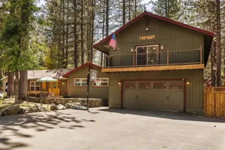 Spacious 4BR/3BA Family Home + Must See Game Room.