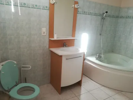 Gîte de la cathédrale in downtown Lectoure Отели в г. Лектур