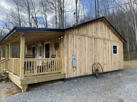 Mountain Meadow Cabin with Hot Tub, Beautiful View, WiFi!, Secluded and Peaceful